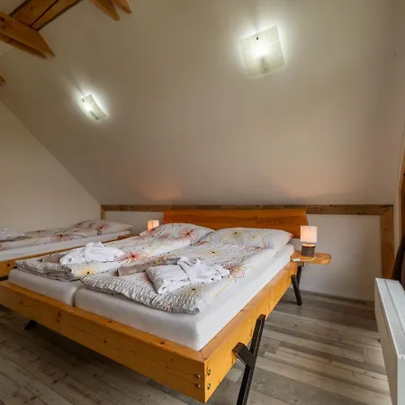 Zrub Jánošík * Valča